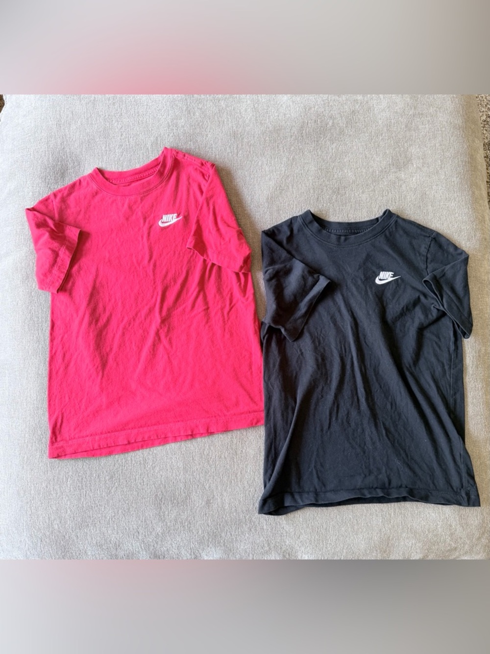 Red and Black Nike T-shirt Youth Size Large